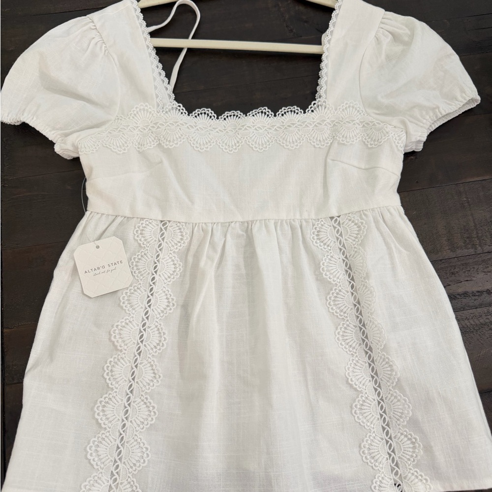 Altar'd State White Lace-Trim top